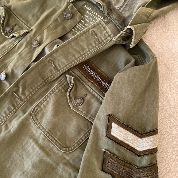 AE Olive Jacket, fits S-M - Picture 2 of 2